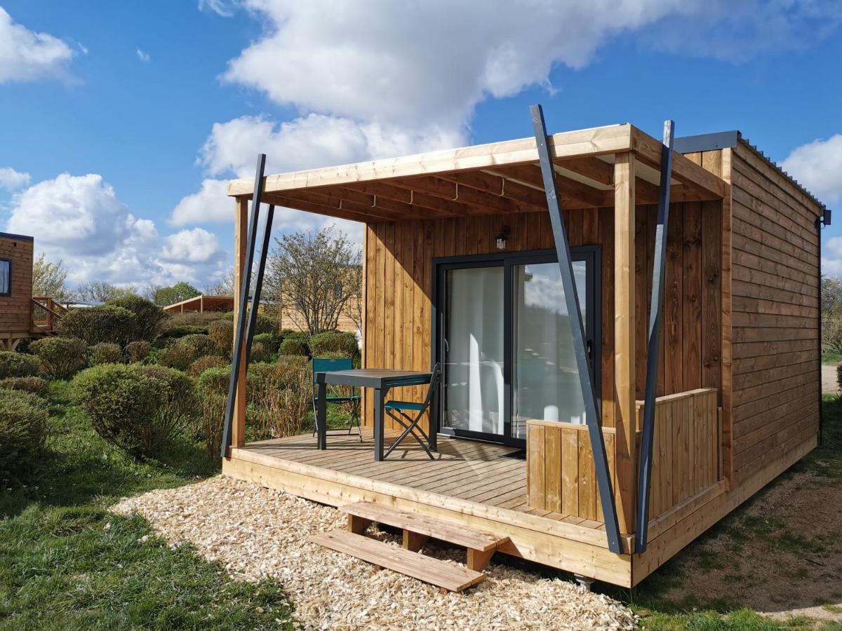 Le Village De Cottages - Le Pole Du Cheval Et De L'Ane Lignieres  Exterior photo